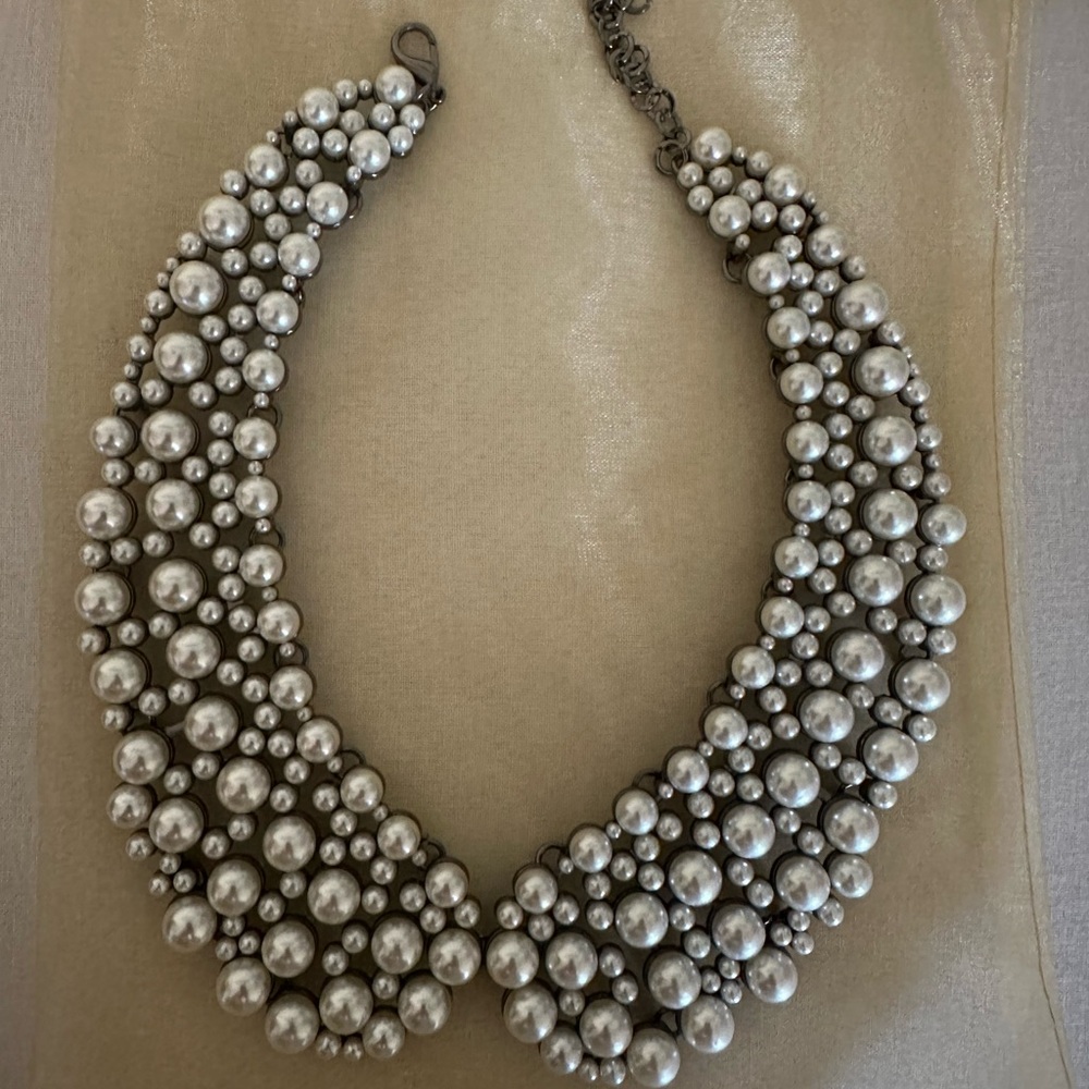 Elegant Pearl Statement Necklace